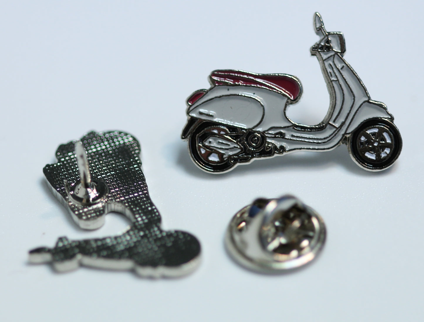 Pin Vespa Primavera neu