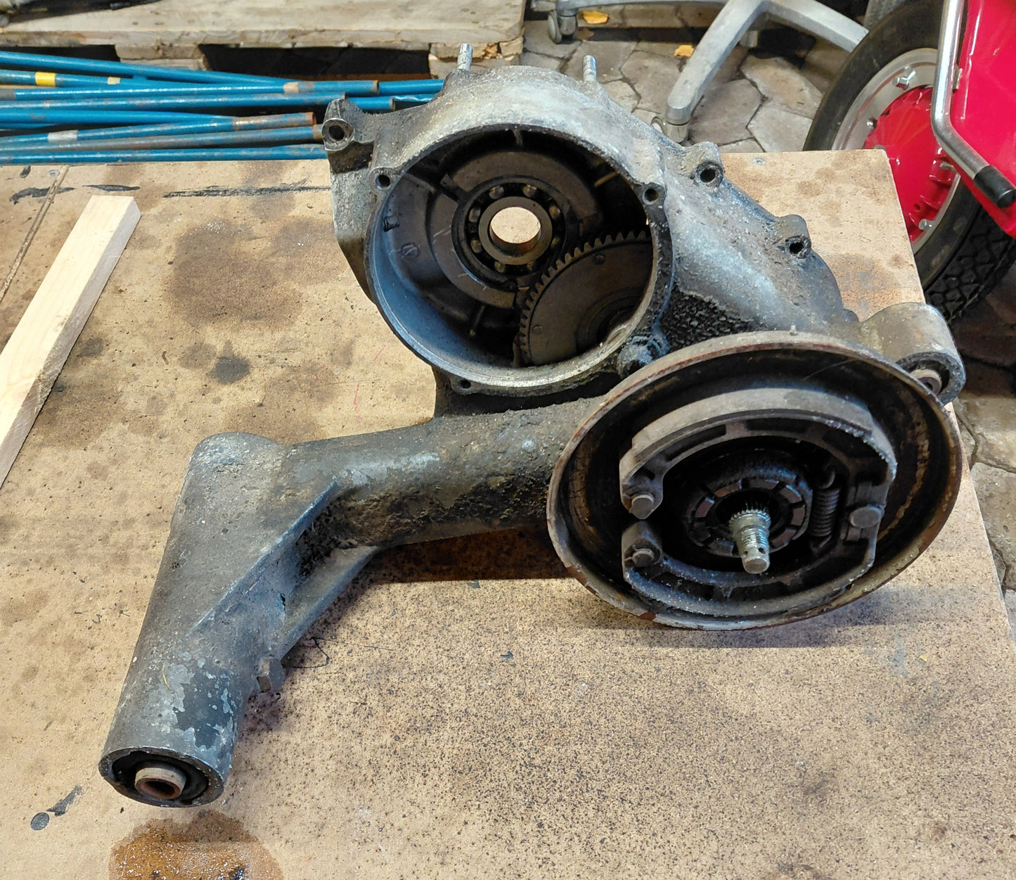 Motorhälfte Vespa 180SS mit Antriebs- und Zwischenwelle , gebraucht