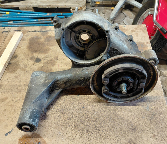 Motorhälfte Vespa 180SS mit Antriebs- und Zwischenwelle , gebraucht