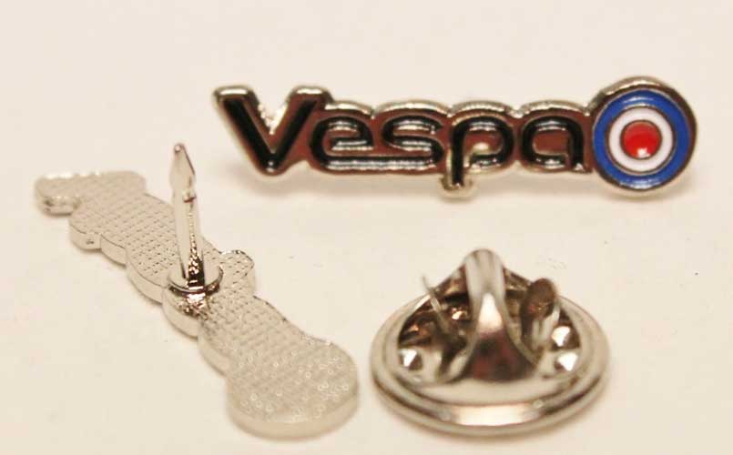 Pin Vespa Schriftzug mit Target