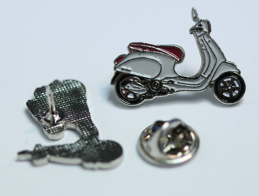 Pin Vespa Primavera neu